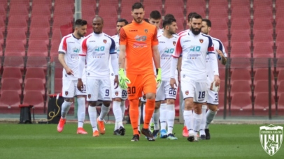 profondo nero. Il Cosenza perde anche a Pisa la sua terza sconfitta consecutiva. Serie B